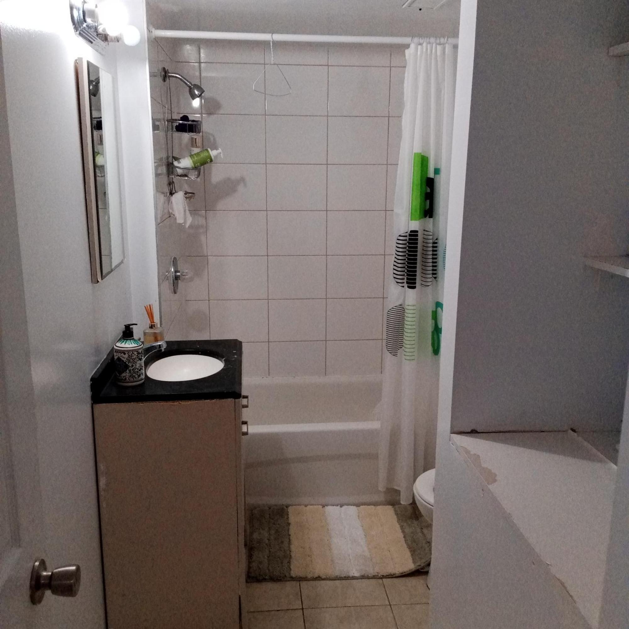 The Basement By The Side Door Guest House Otawa Exterior foto